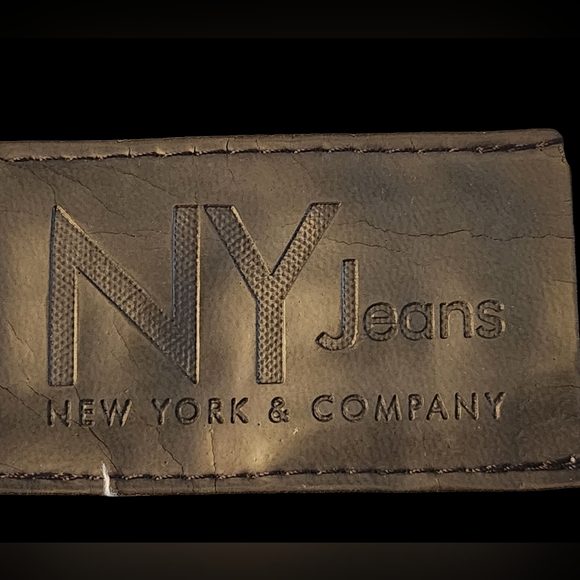 New York & Company Jeans, High-Waisted, Mom Jeans, Ladies size 12. - Picture 3 of 4